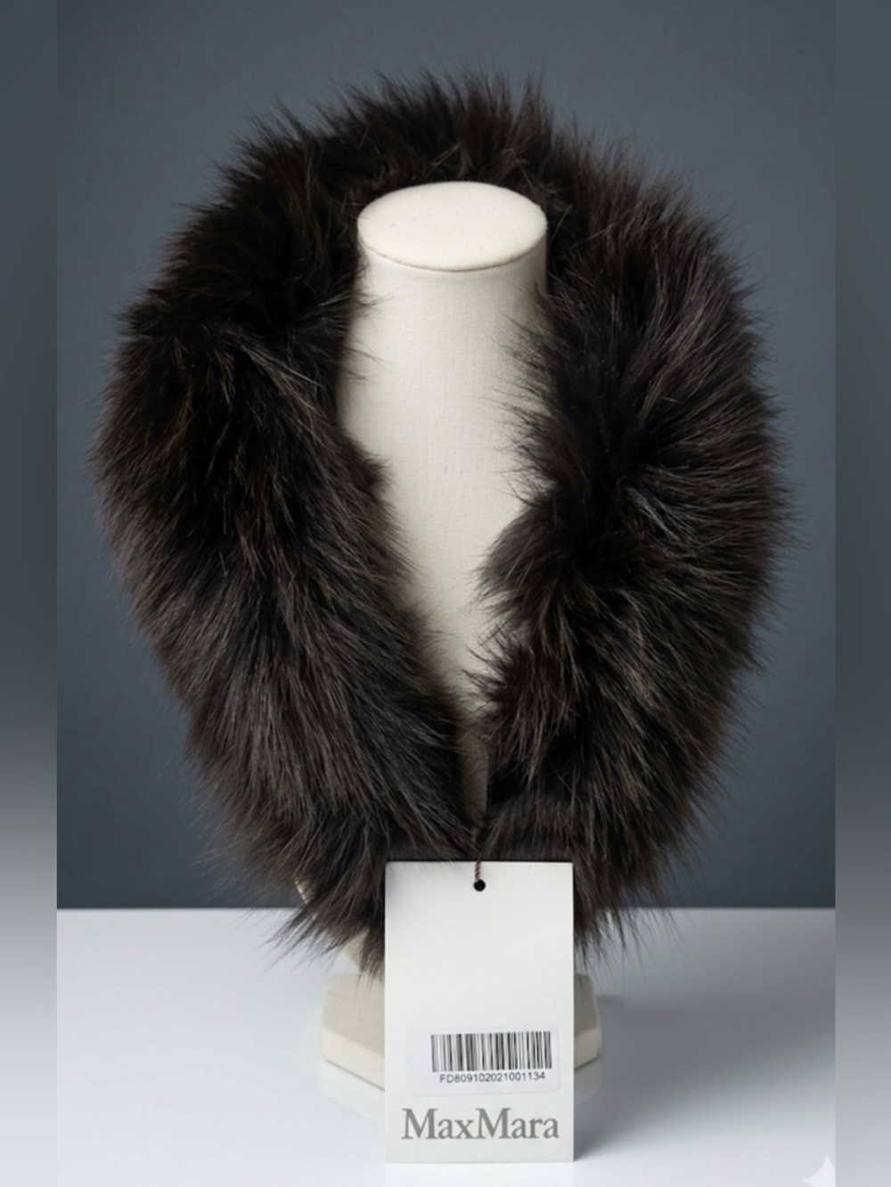 Max Mara Black Fox Fur Collar Uniion Button Neck Accessory One Size 24” NWT $465